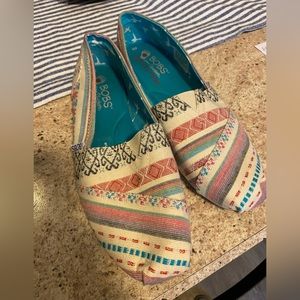 Bobs Size 8 Pattern Flats